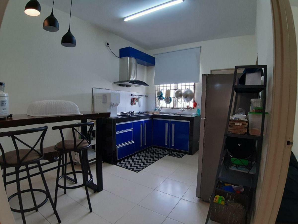Orchidd Homestay Gambang Eksteriør bilde