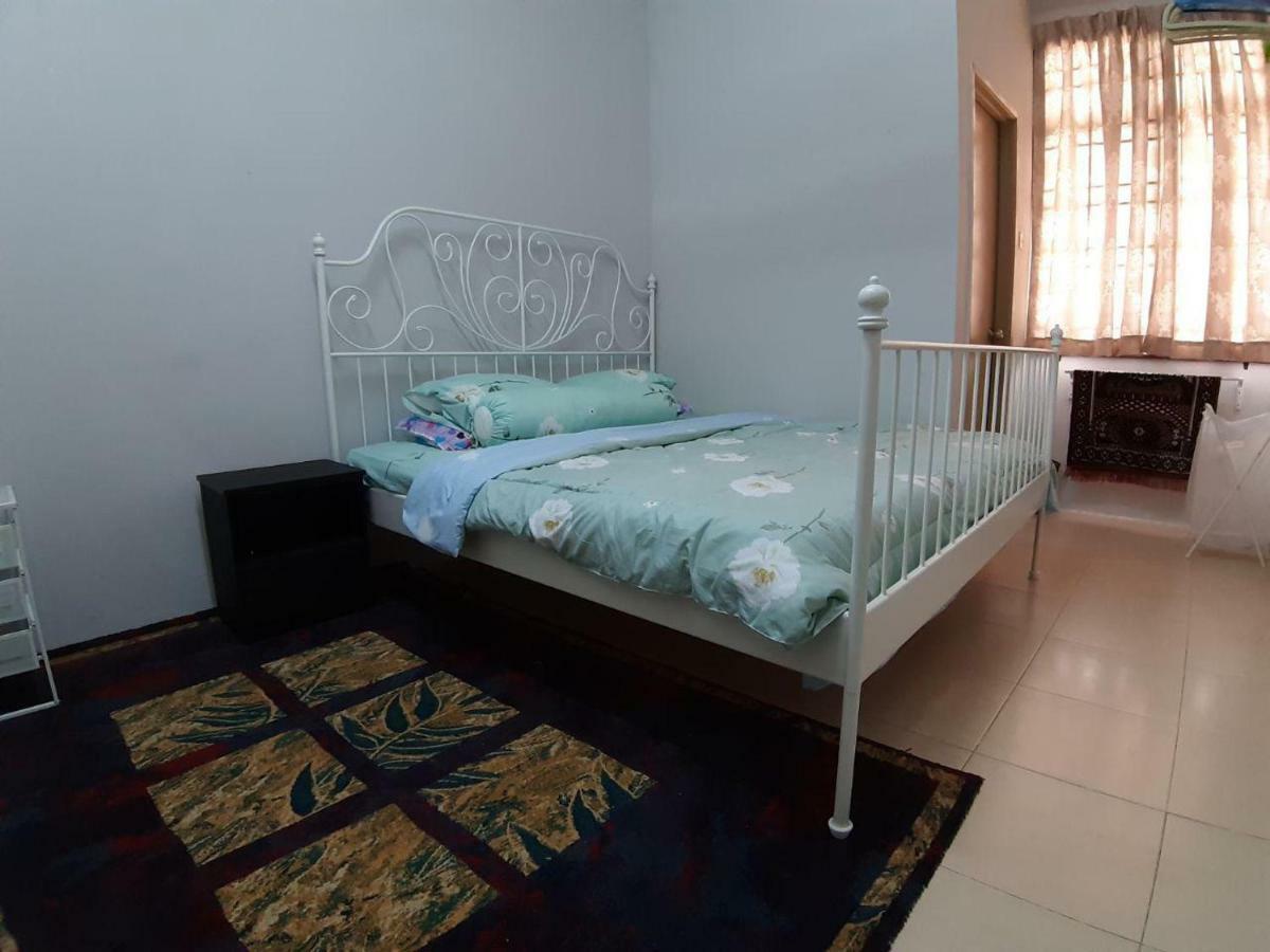 Orchidd Homestay Gambang Eksteriør bilde