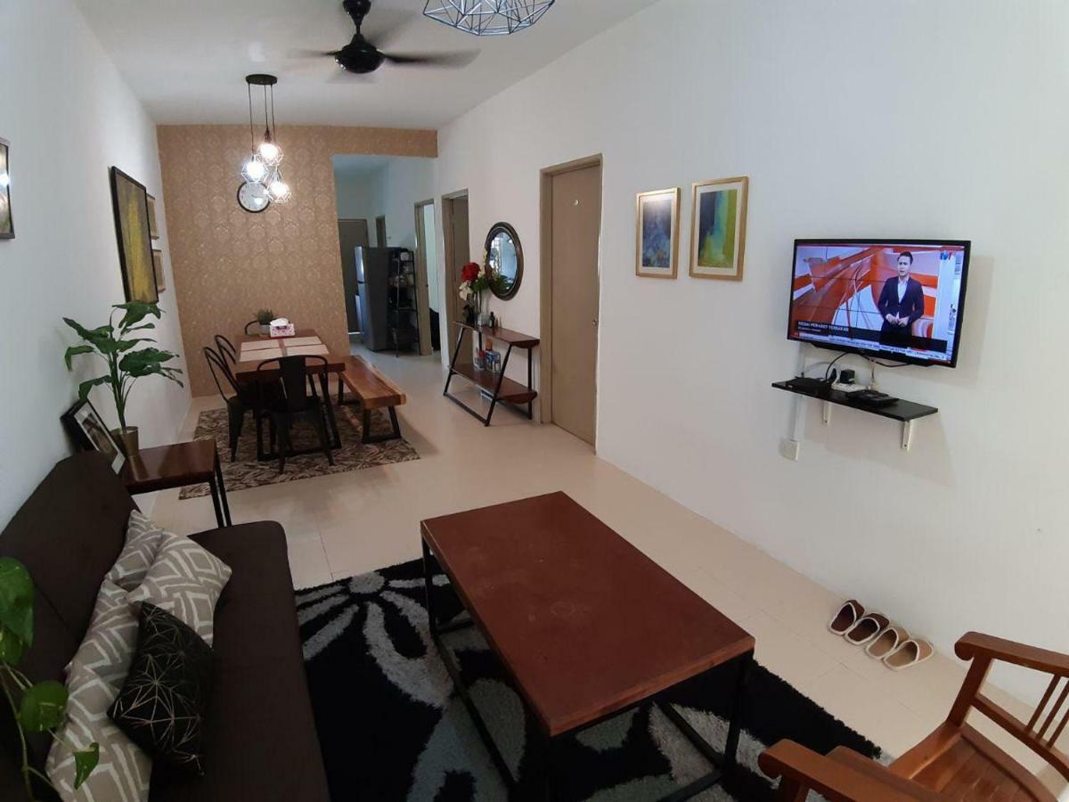 Orchidd Homestay Gambang Eksteriør bilde