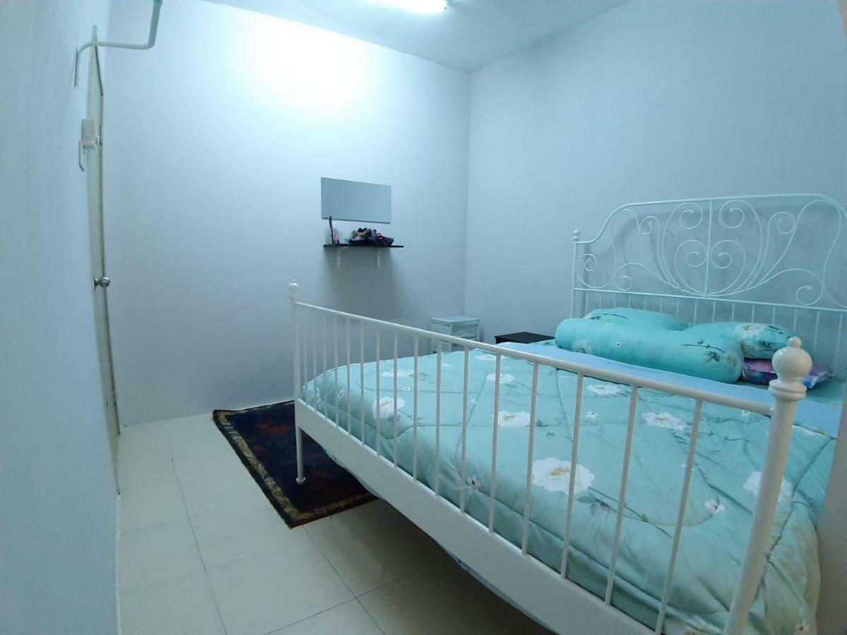 Orchidd Homestay Gambang Eksteriør bilde